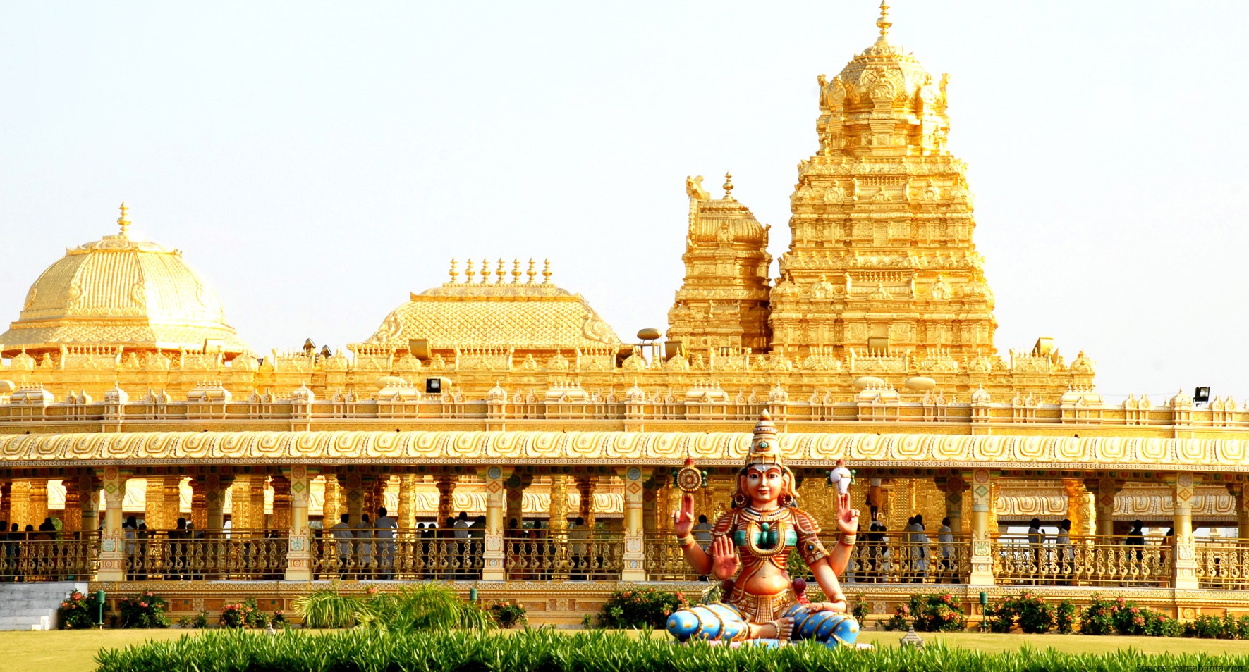 Temple tower and courtyard in Vrinjipuram